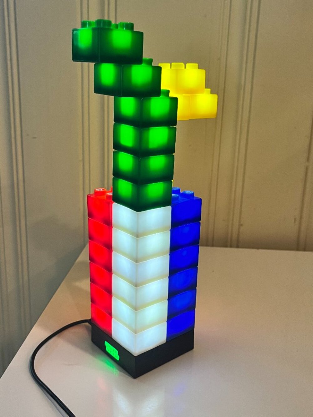 LEGO Light Stax Illuminated Building Blocks Lot Of 36 W/ Stand & Charger